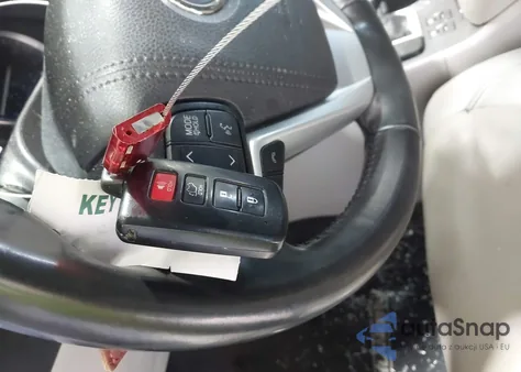 2019 Toyota Highlander Xle z USA, uszkodzony, nr VIN 5TDKZRFHXKS331166